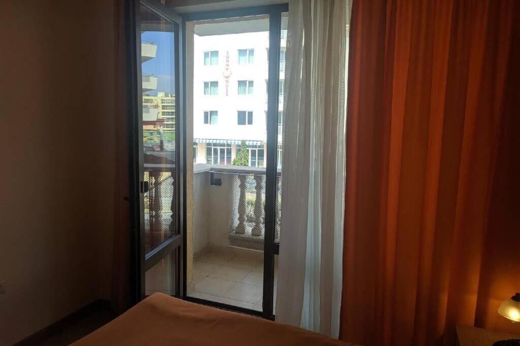 써니비치 Royal Sun, 6 People, 600 M From The Sea 아파트 외부 사진