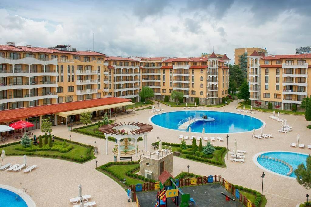 써니비치 Royal Sun, 6 People, 600 M From The Sea 아파트 외부 사진