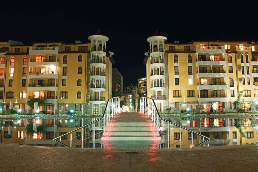 써니비치 Royal Sun, 6 People, 600 M From The Sea 아파트 외부 사진