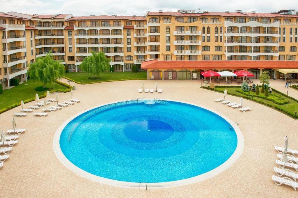 써니비치 Royal Sun, 6 People, 600 M From The Sea 아파트 외부 사진