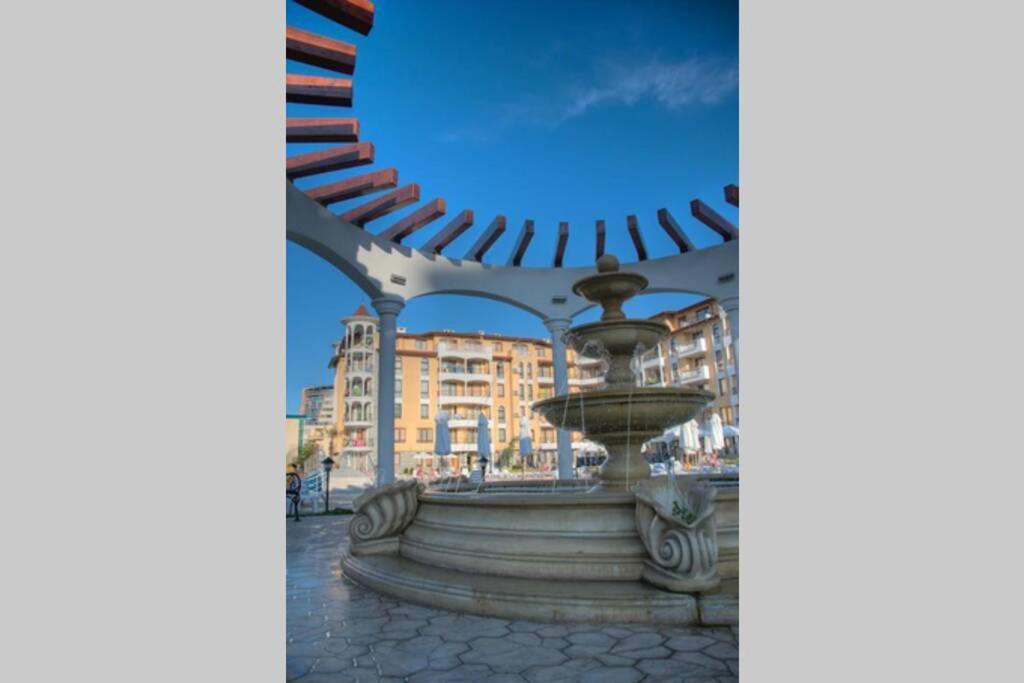 써니비치 Royal Sun, 6 People, 600 M From The Sea 아파트 외부 사진