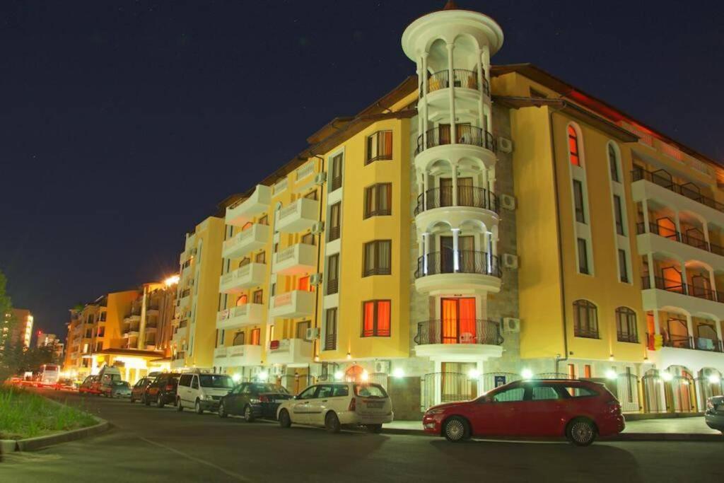 써니비치 Royal Sun, 6 People, 600 M From The Sea 아파트 외부 사진
